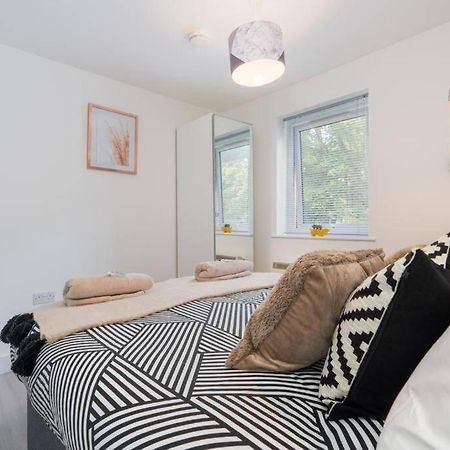 Forest View Apartment- Private Balcony Саутхамптън Екстериор снимка