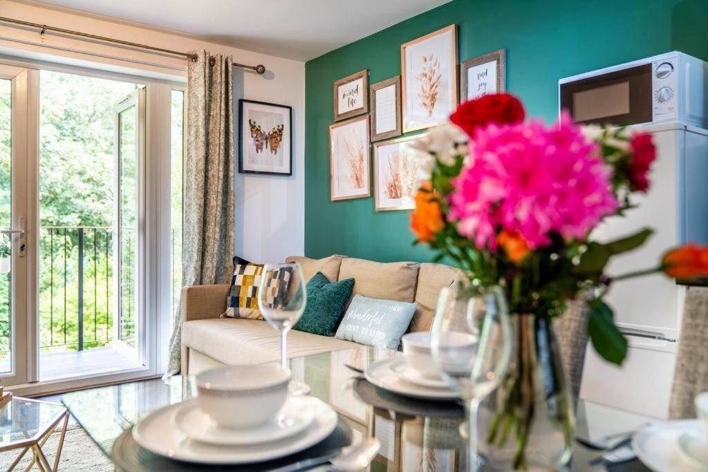 Forest View Apartment- Private Balcony Саутхамптън Екстериор снимка
